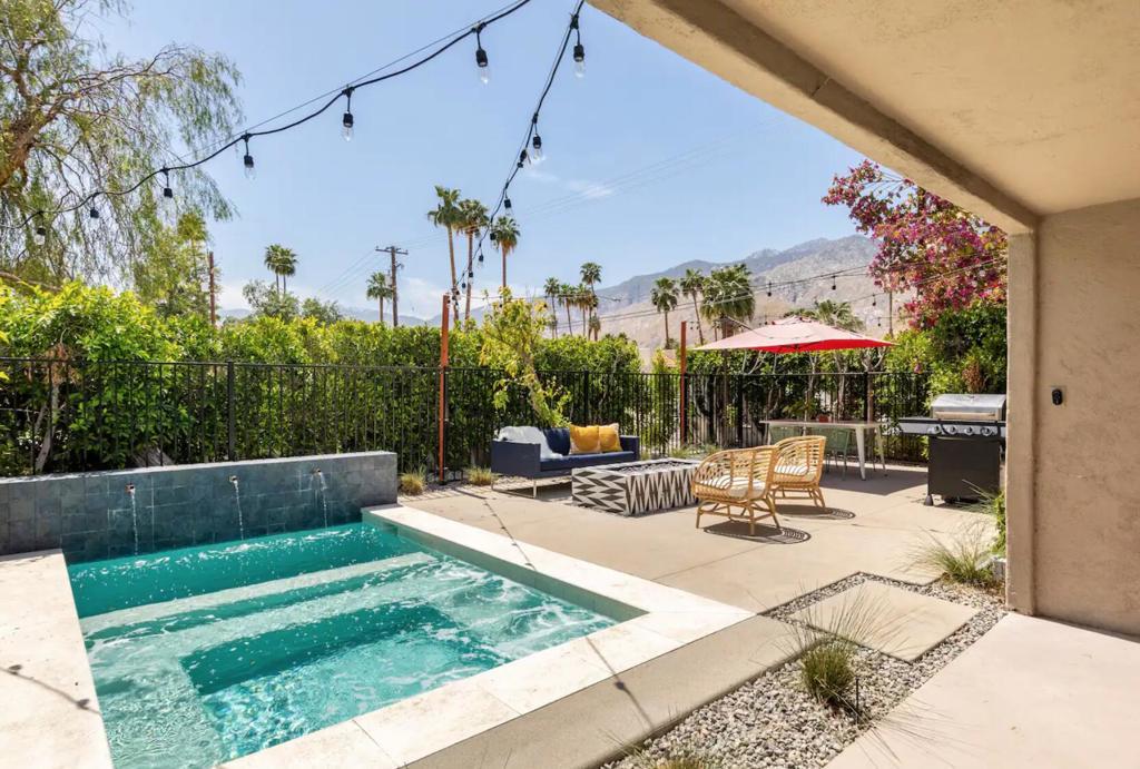 1328 Camino Primrose, Palm Springs