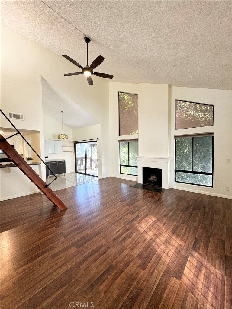 Photo of Listing #PW24209951