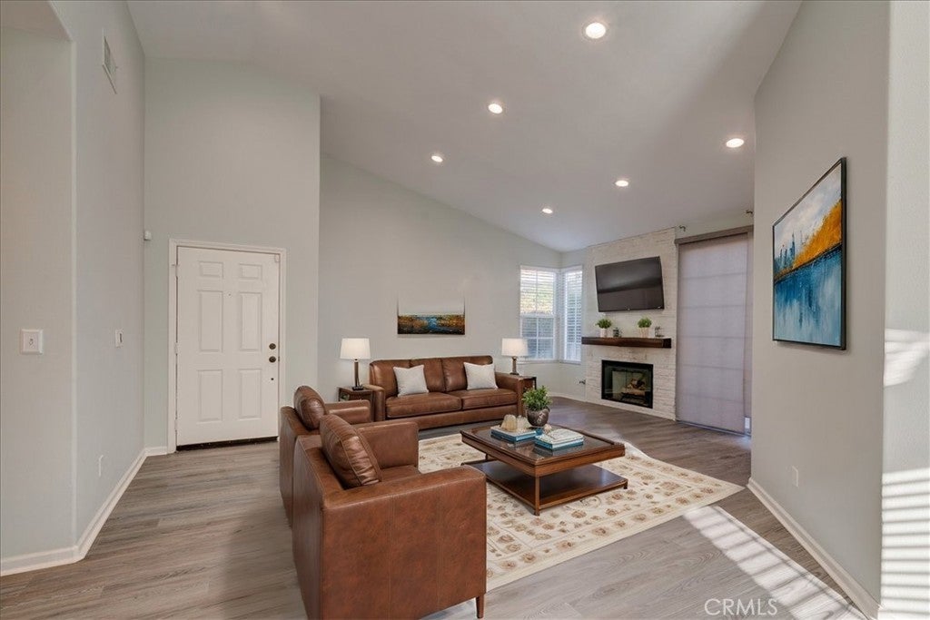 Photo of Listing #SW24222739