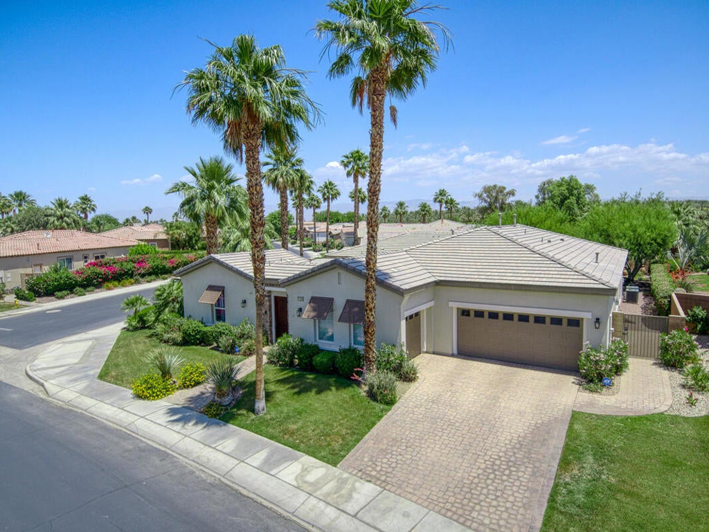61390 Fire Barrel Drive, La Quinta