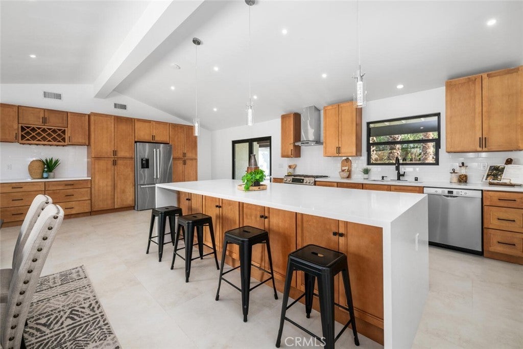 Photo of Listing #SB24233416