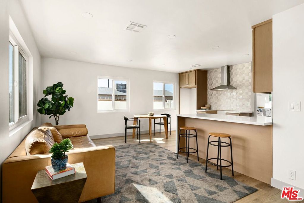 Photo of Listing #24463658