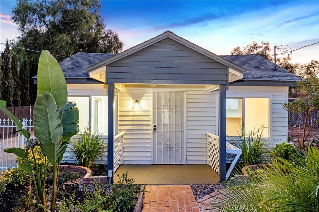 Photo of Listing #IV24234110