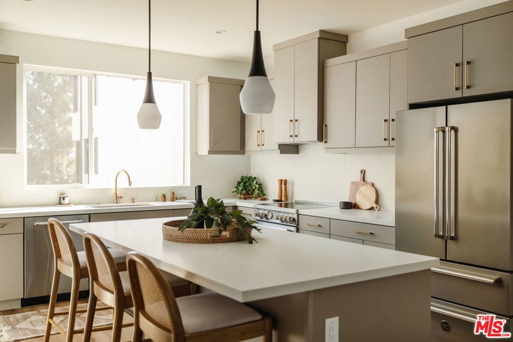 Photo of Listing #24463743