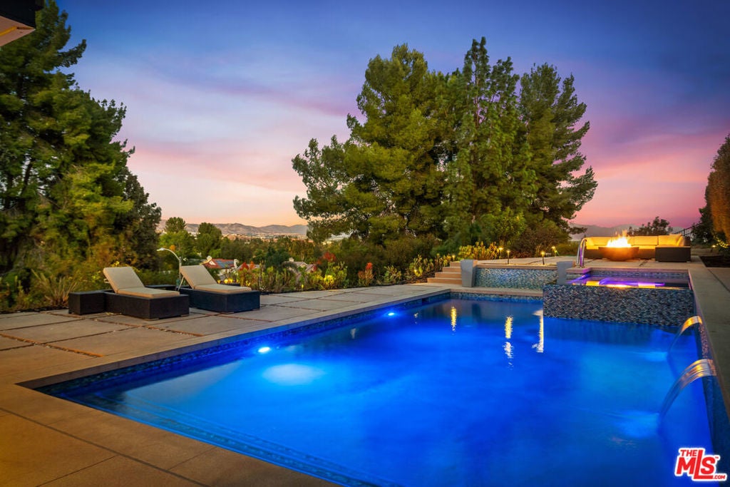 Photo of Listing #24463861