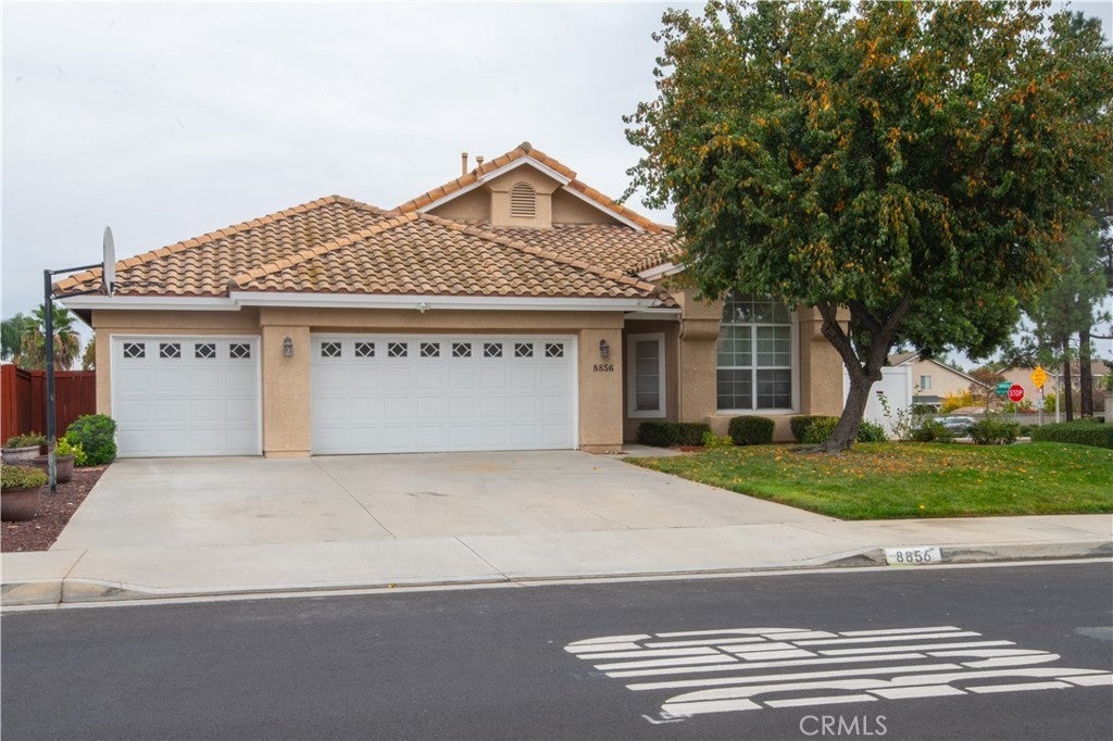 Photo of Listing #IV24233923