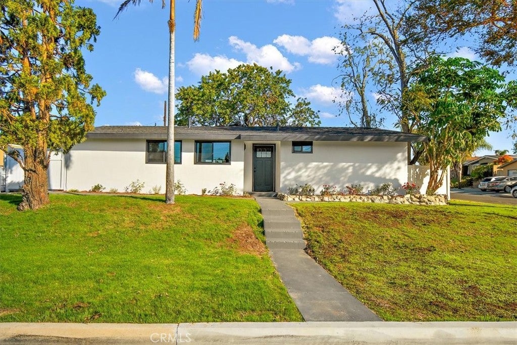 Photo of Listing #SB24232320