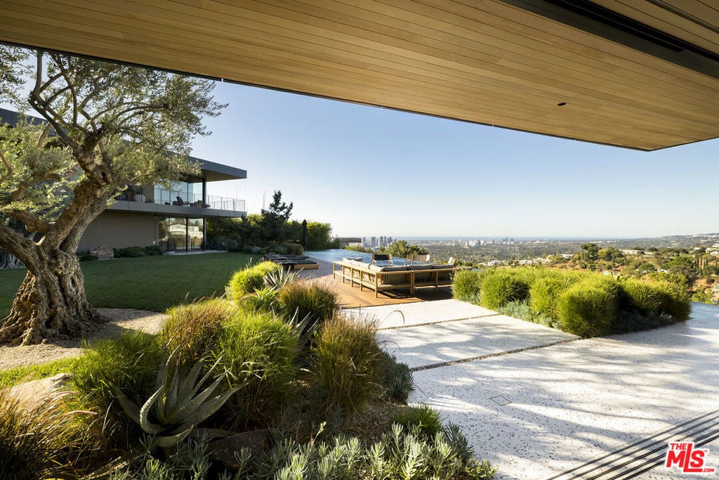 Photo of Listing #24461947