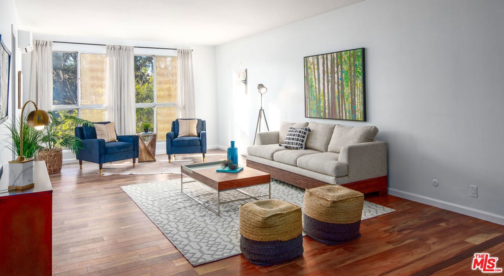 Photo of Listing #24462302