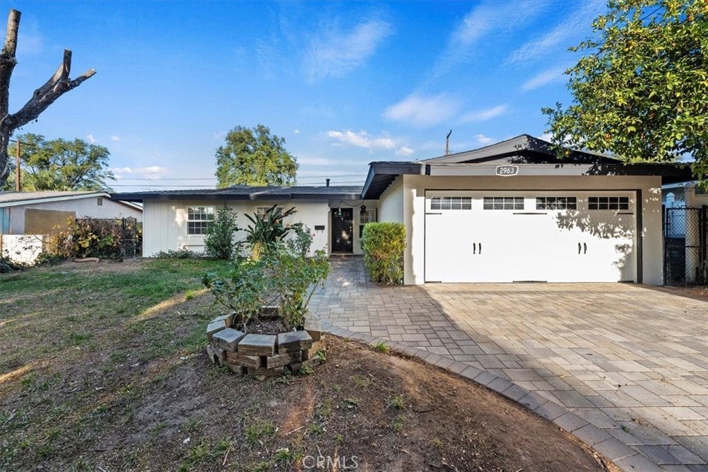 Photo of Listing #IV24234959