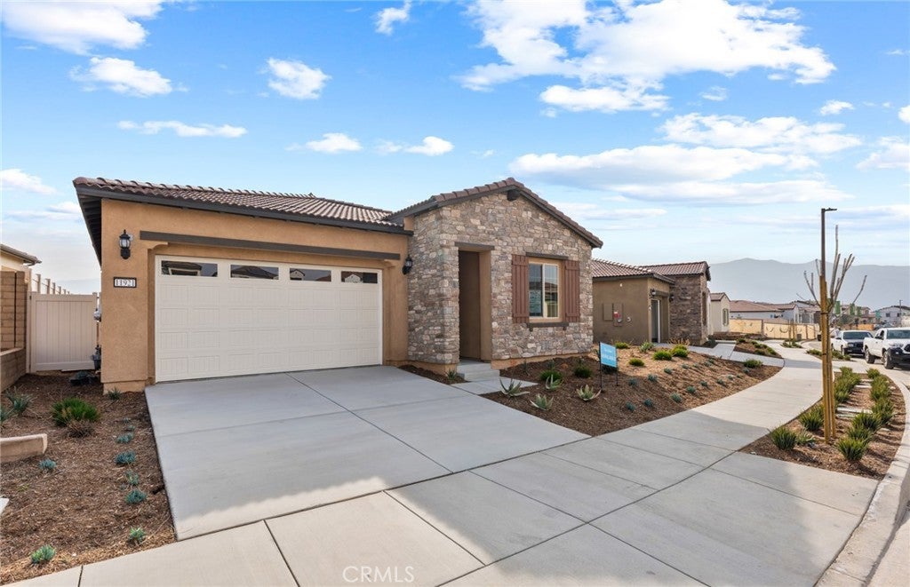 Photo of Listing #IV24235177