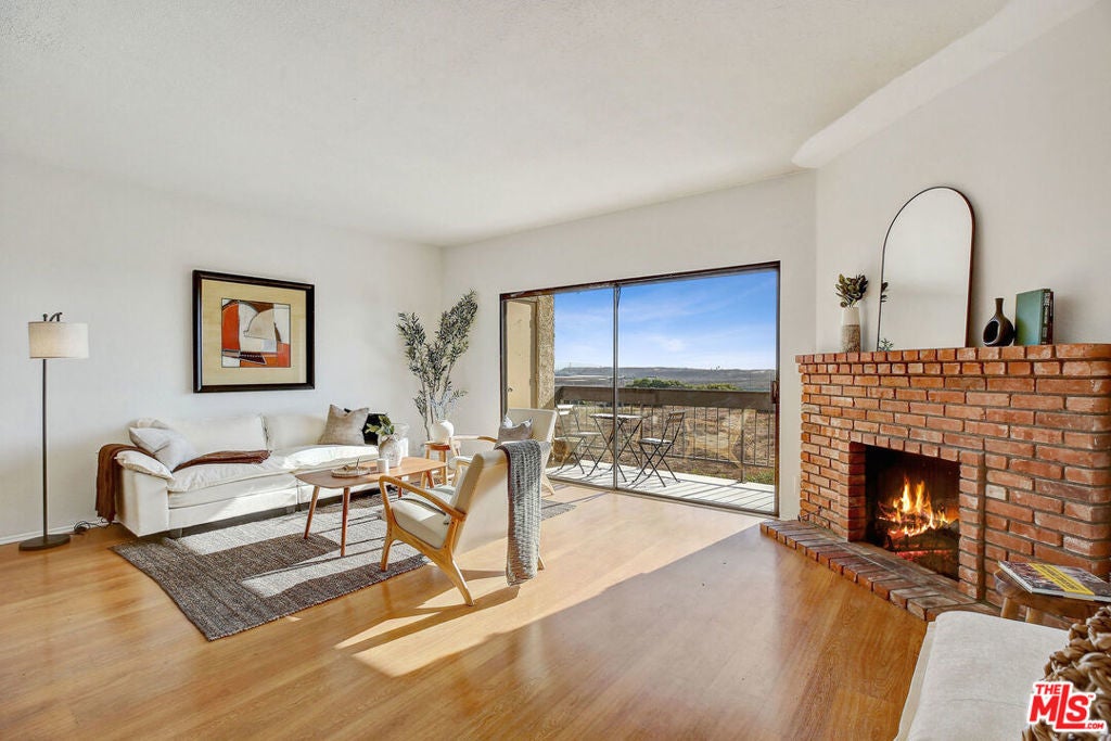 Photo of Listing #24464385