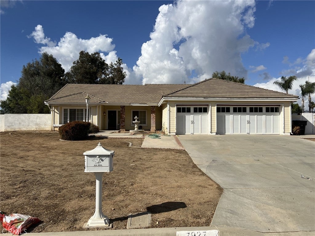 Photo of Listing #IV24236035