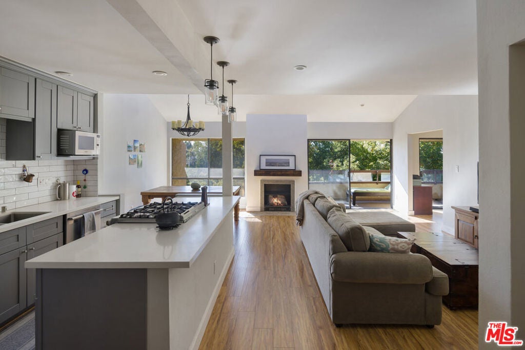 Photo of Listing #24463139