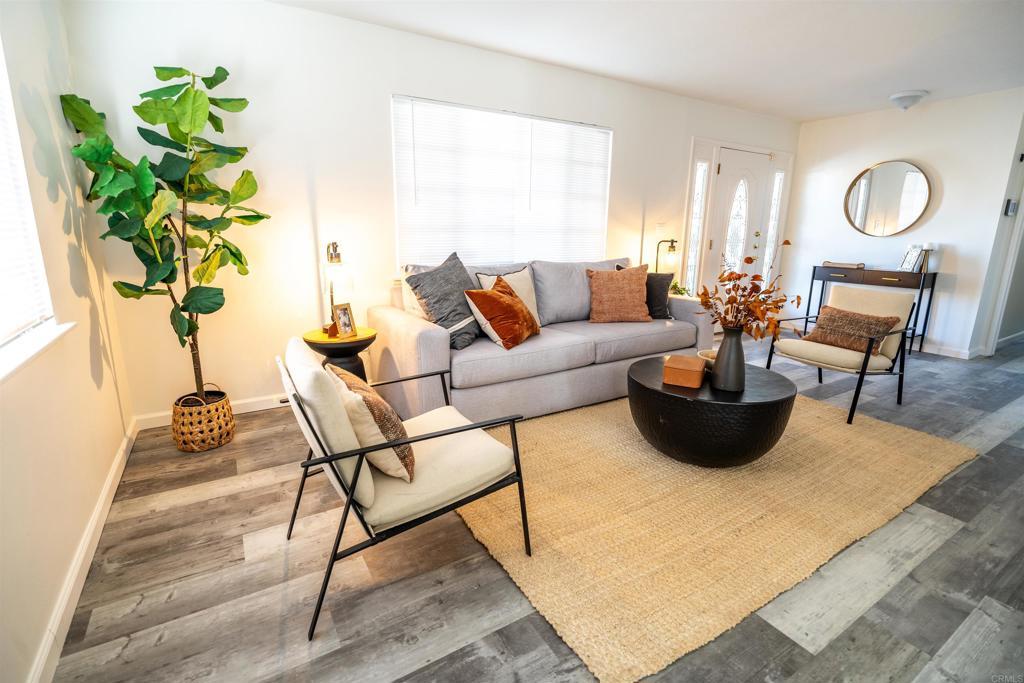 Photo of Listing #PTP2407101