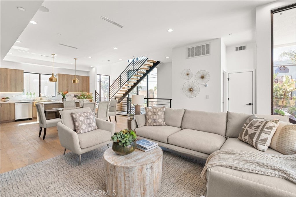 Photo of Listing #SB24237393