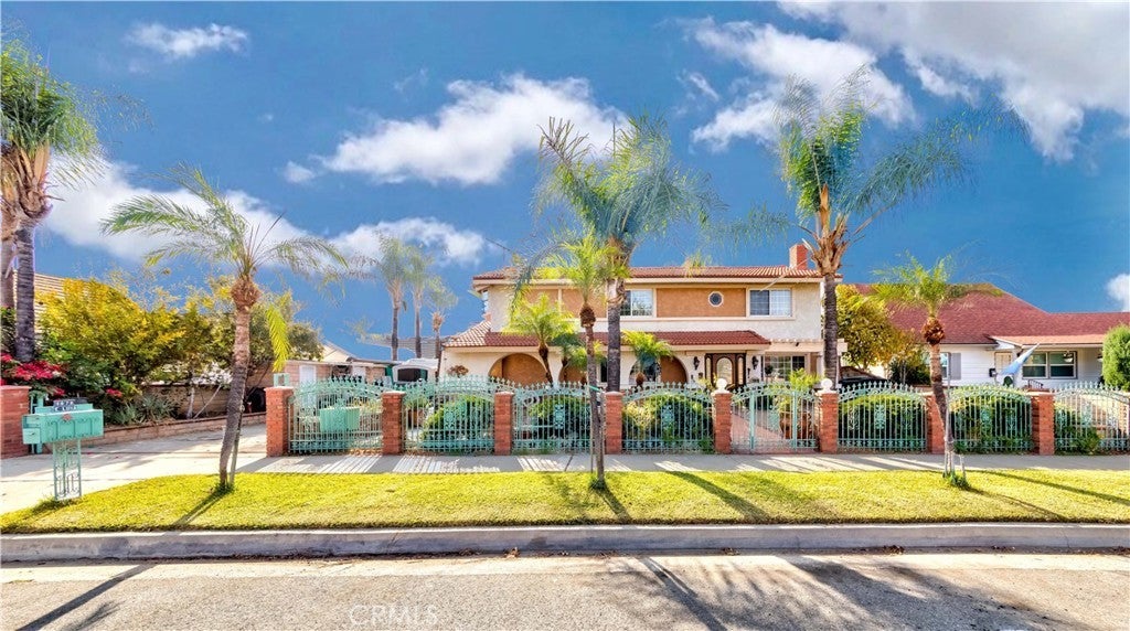 Photo of Listing #DW24237893