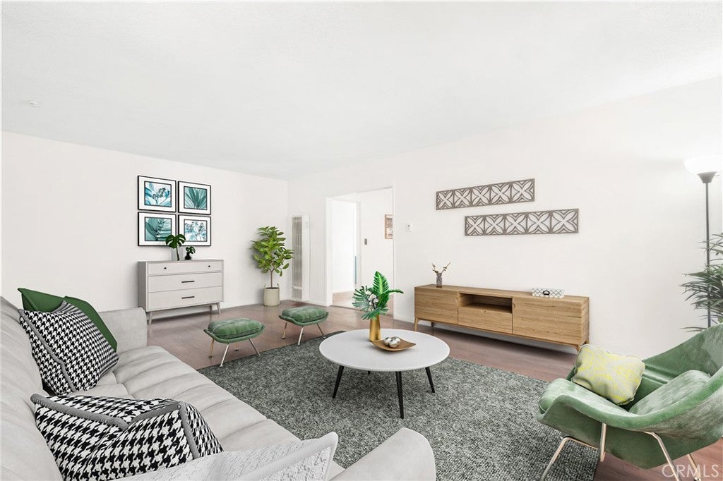 Photo of Listing #CV24239089