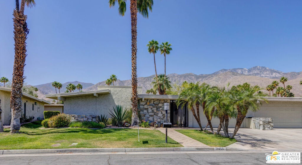 2455 S Madrona Drive, Palm Springs