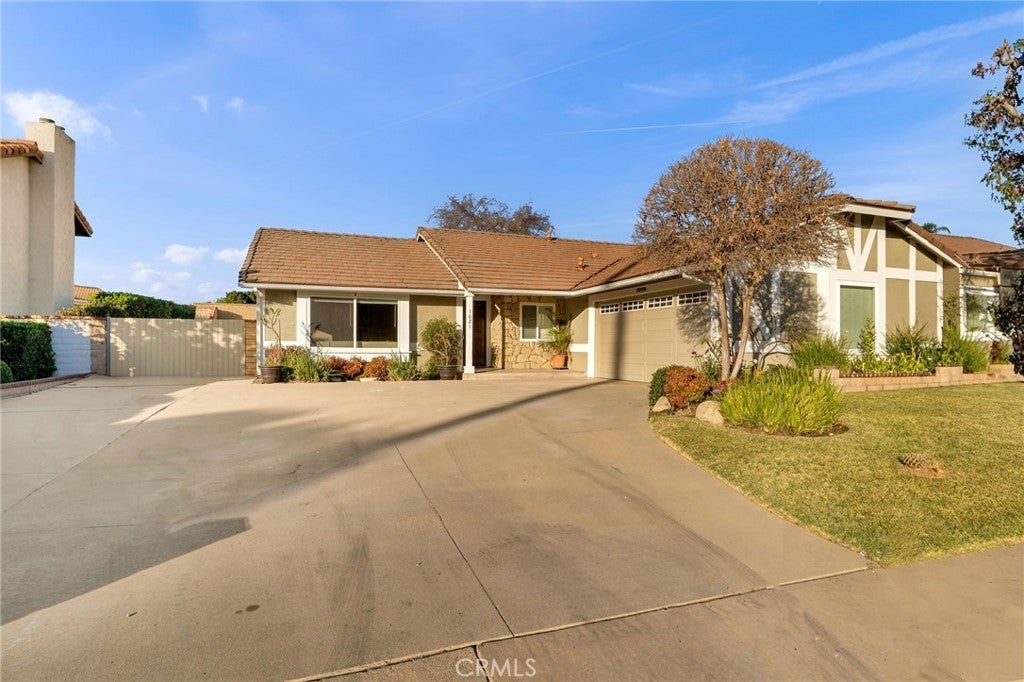 Photo of Listing #CV24242453