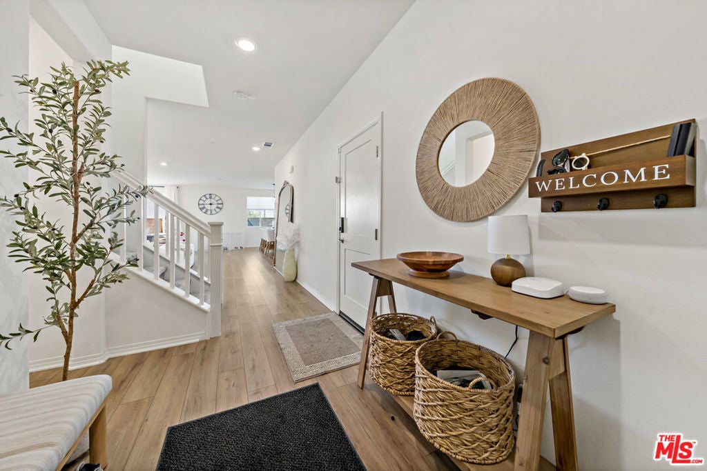 Photo of Listing #24469055