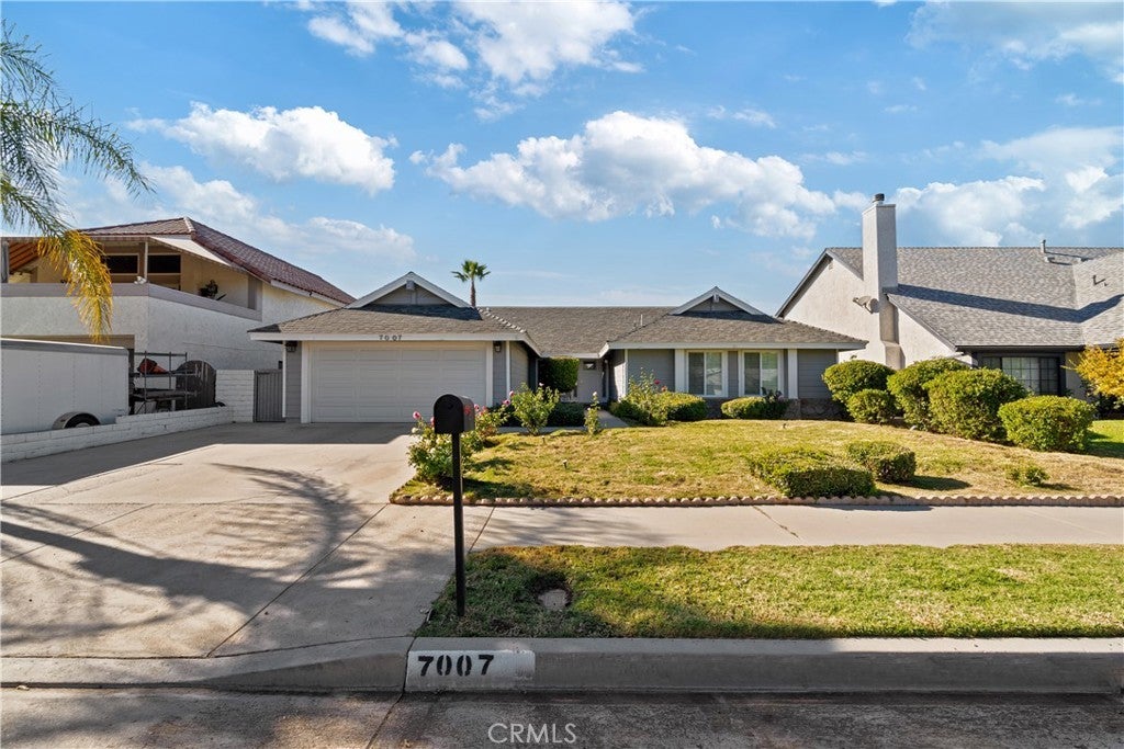 Photo of Listing #SR24242883