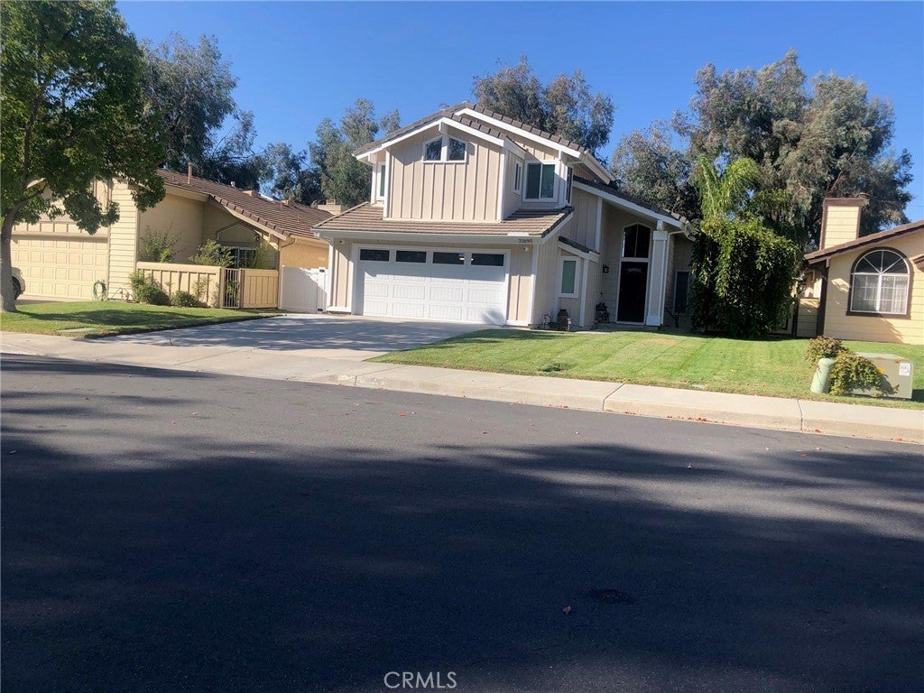 Photo of Listing #IV24244509