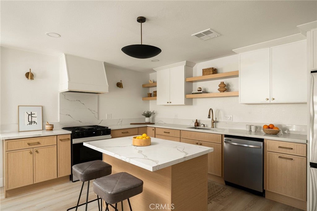 Photo of Listing #WS24243930