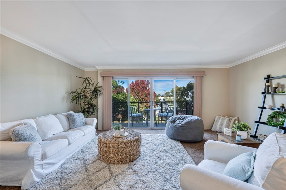 Photo of Listing #DW24243097