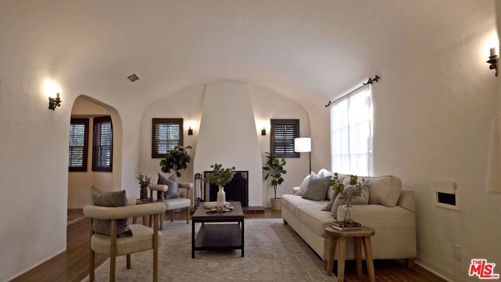 Photo of Listing #24469473