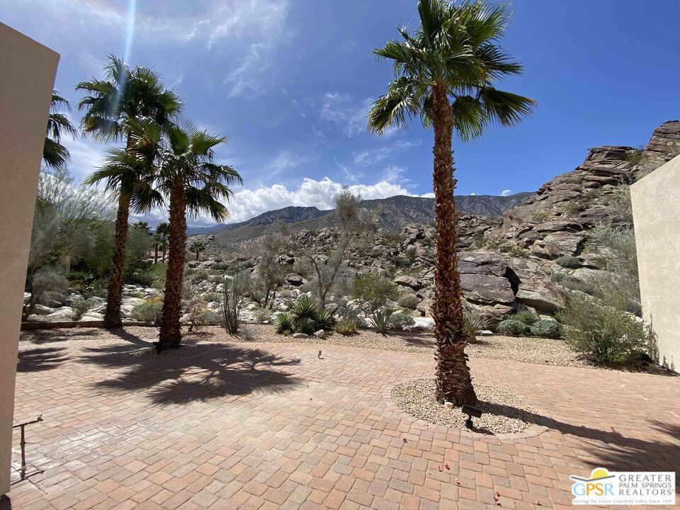 Photo of Listing #24469571