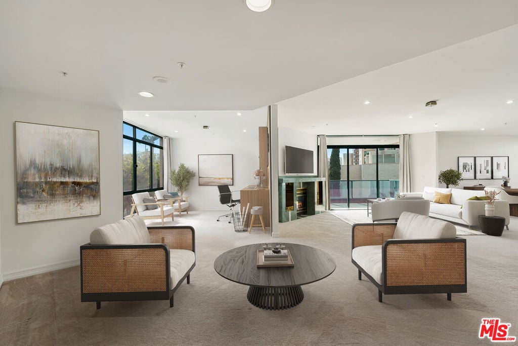 Photo of Listing #24469737