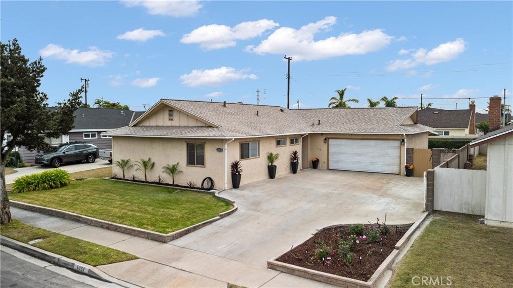 Photo of Listing #IV24243332