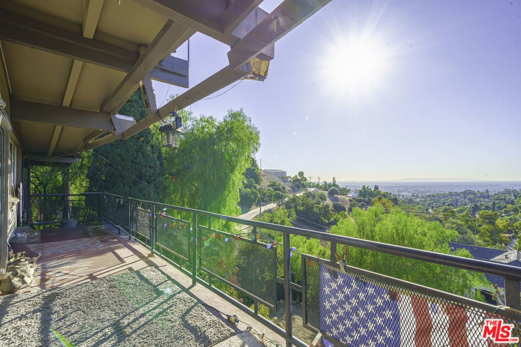 Photo of Listing #24469893