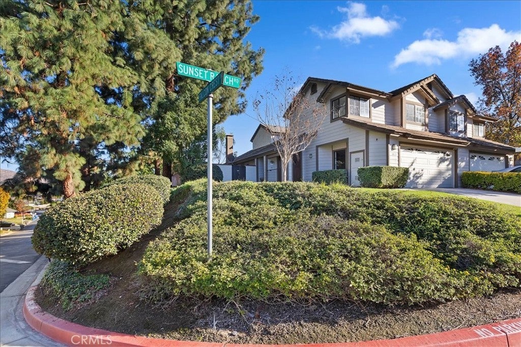 Photo of Listing #IV24244064