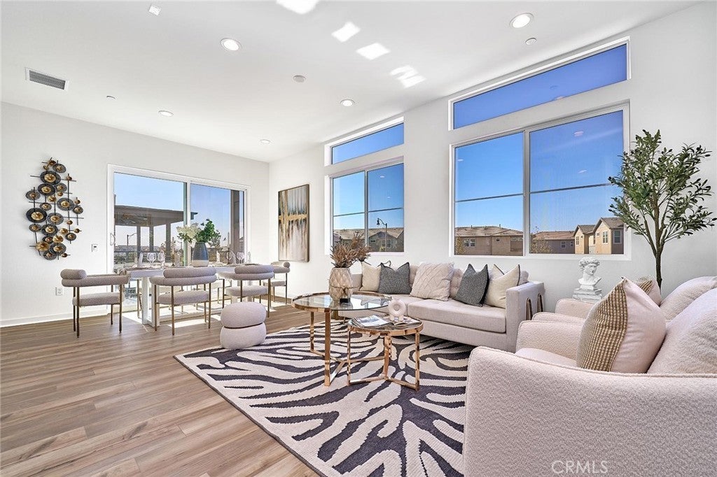 Photo of Listing #TR24247117