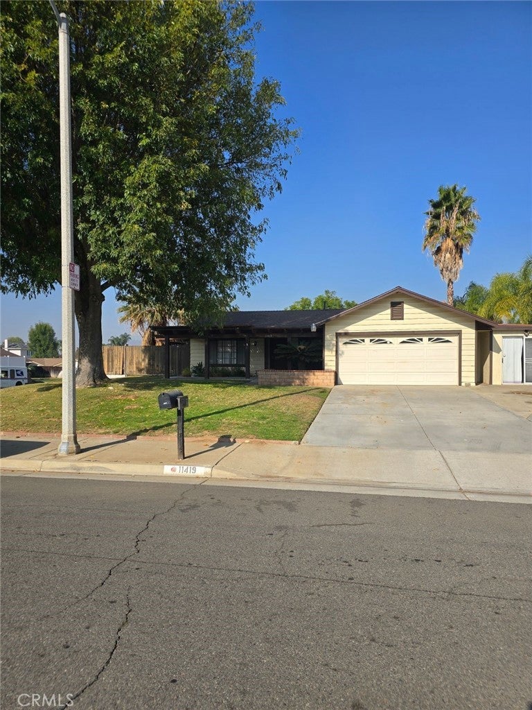 Photo of Listing #IV24248305