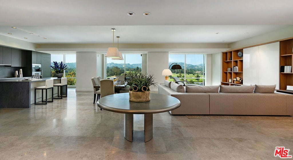 Photo of Listing #24471861