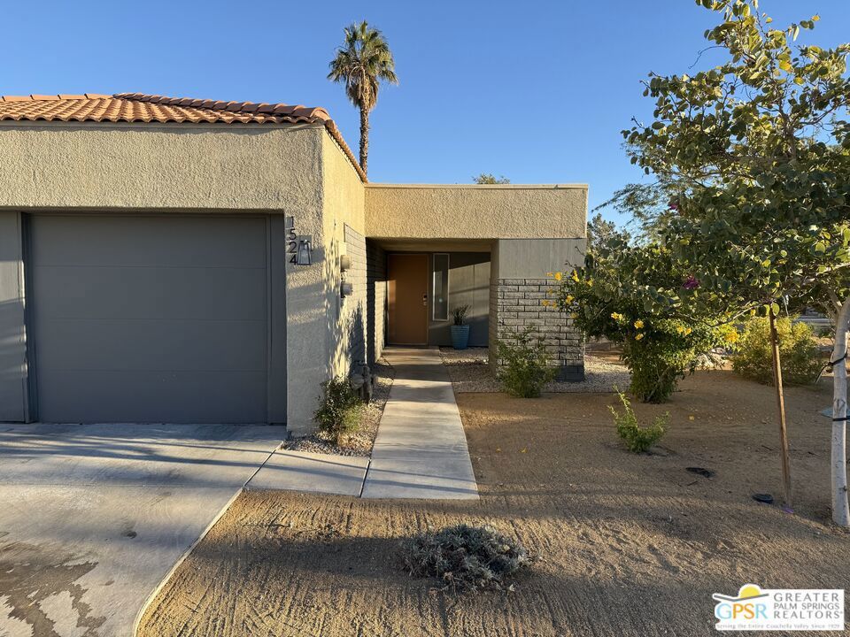 1524 Sunflower Circle, Palm Springs