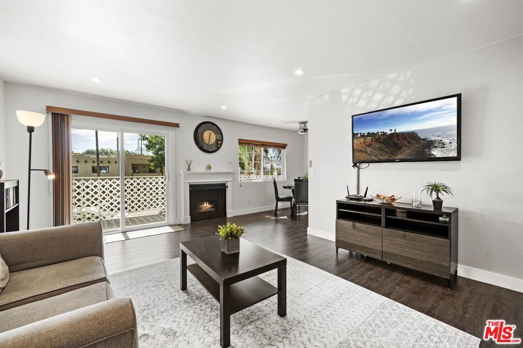 Photo of Listing #24459611