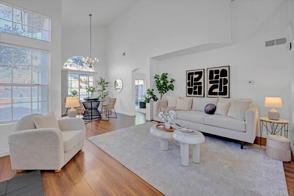 Photo of Listing #PTP2407551