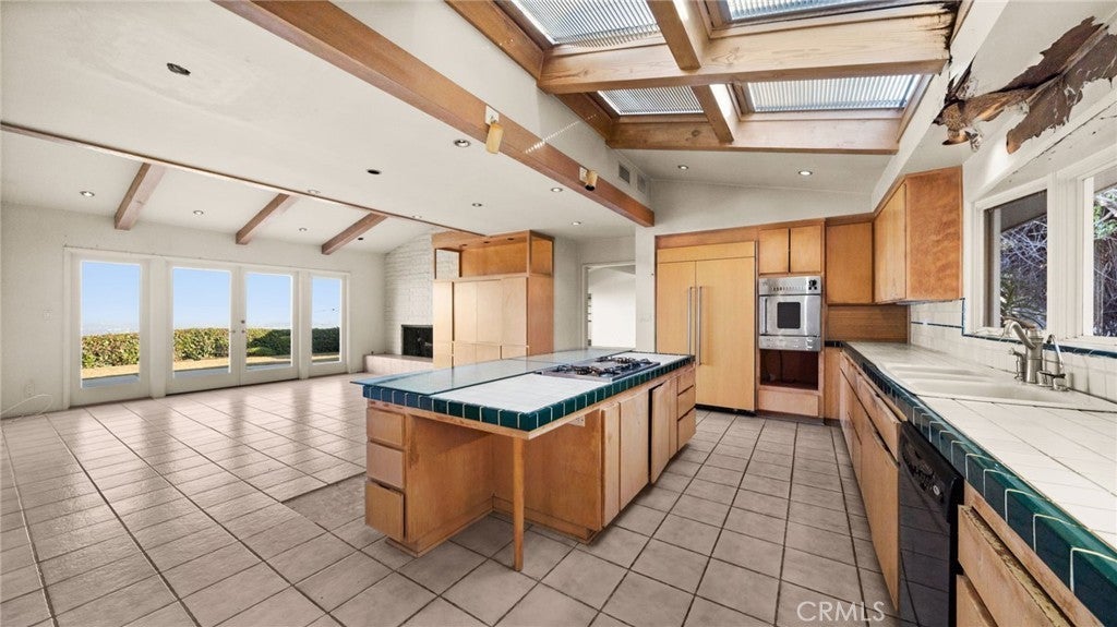 68 Rockinghorse Road