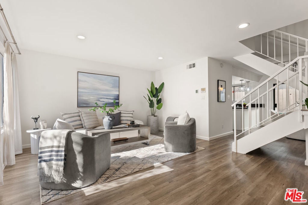 Photo of Listing #24465207