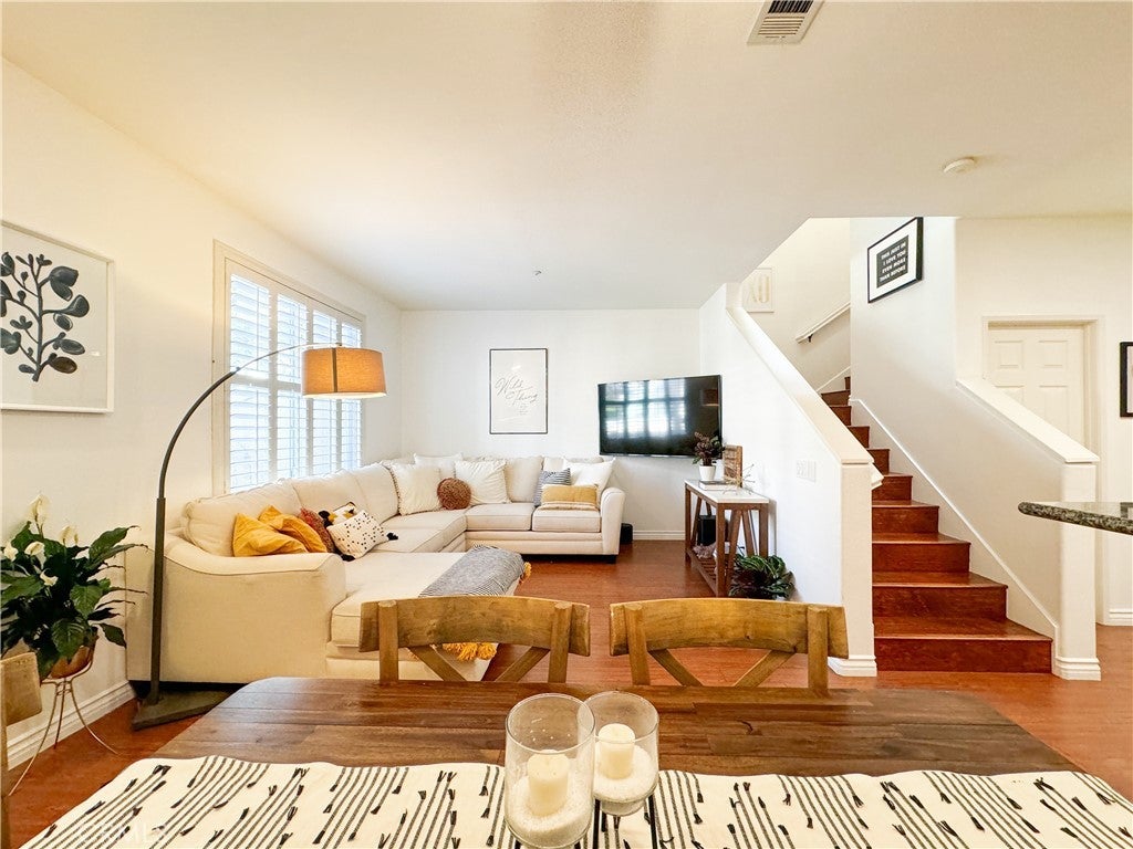 Photo of Listing #PW24250591