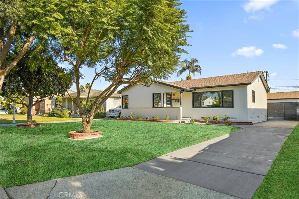 Photo of Listing #SB24250228