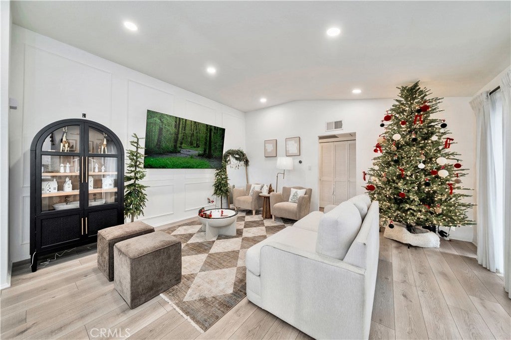 Photo of Listing #PW24251012