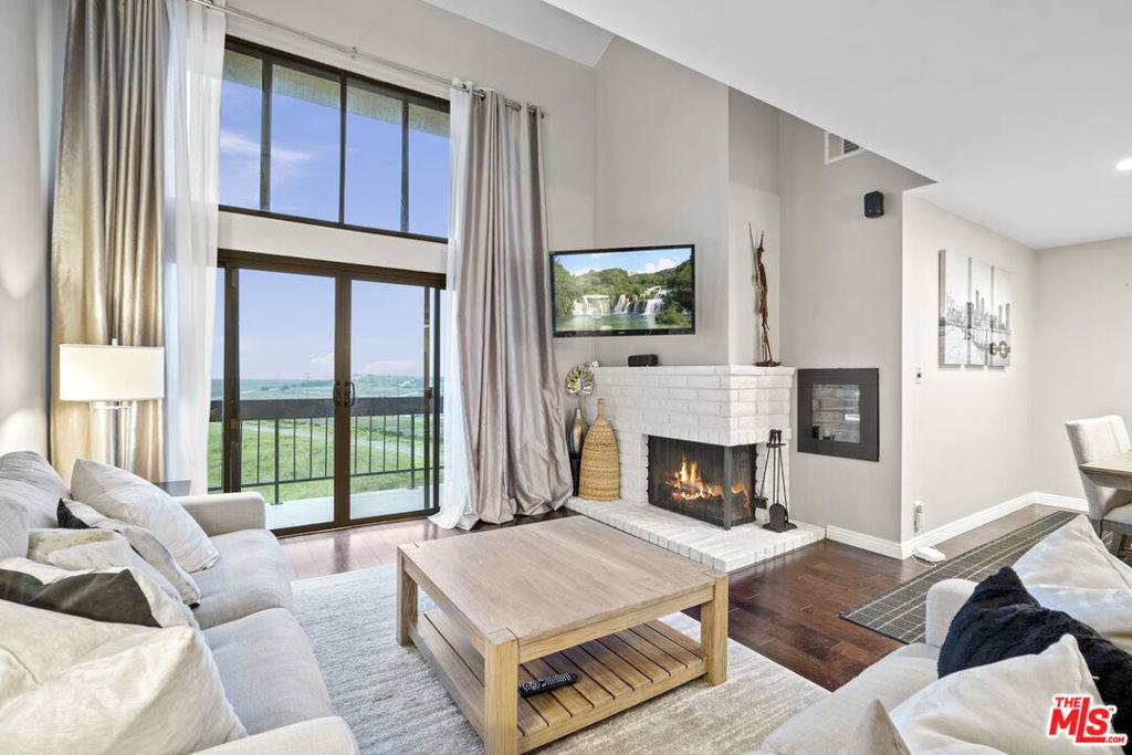 Photo of Listing #24461219