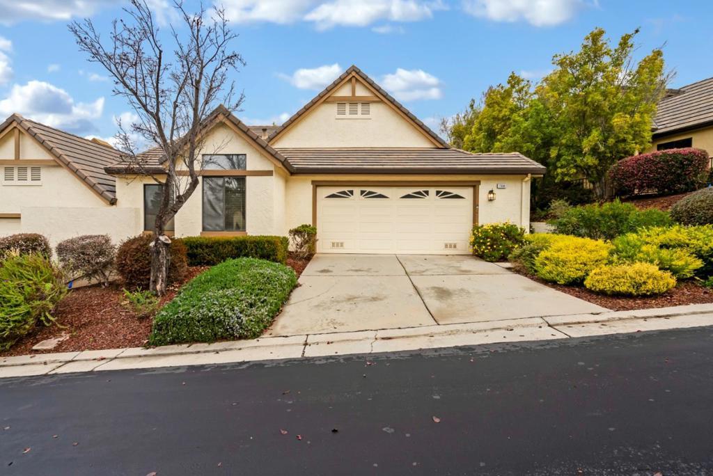 Photo of Listing #ML81989032