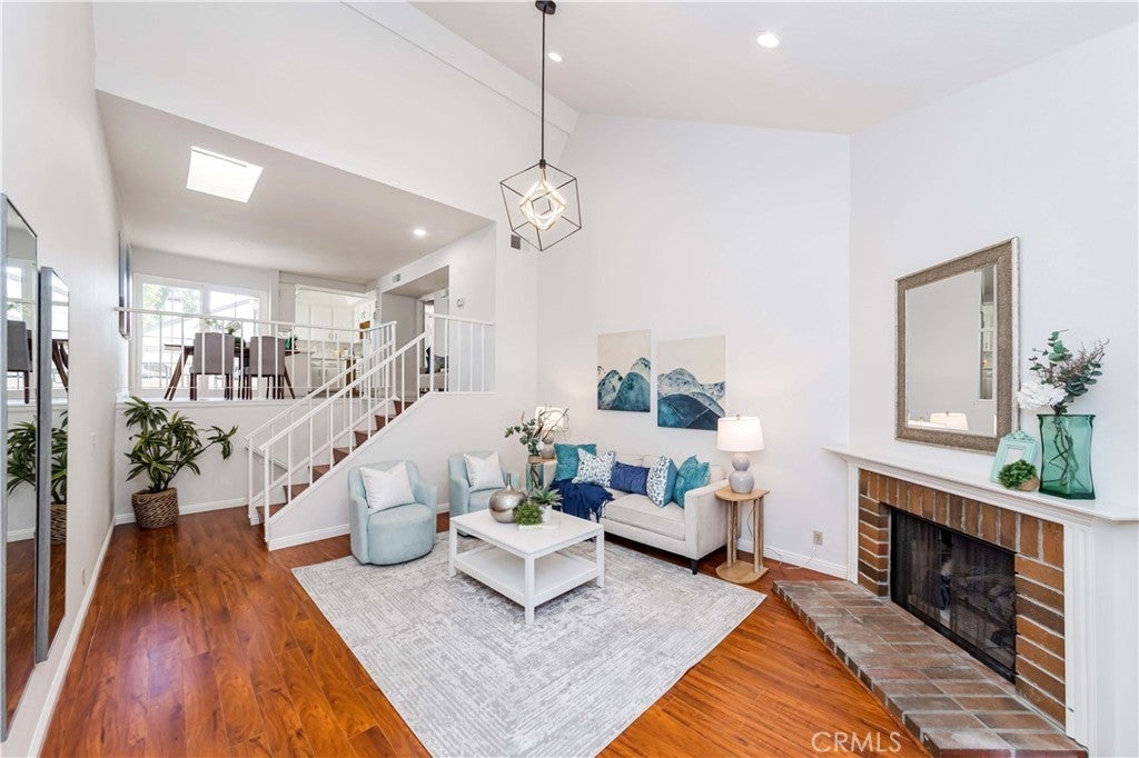 Photo of Listing #PW24254549