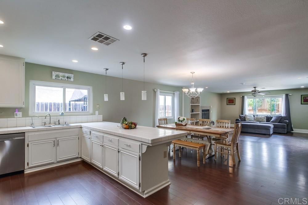 Photo of Listing #PTP2407761